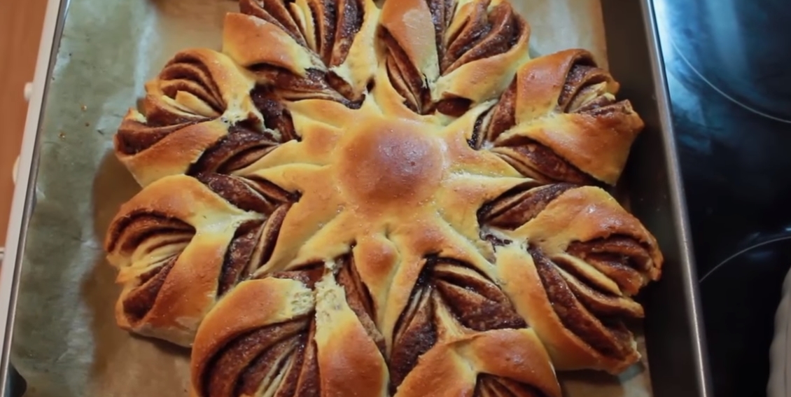Recept na dokonalý skořicový věnec, který si zamilujete.