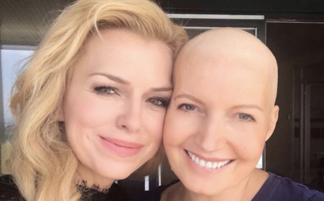 Aneta Parišková. Stále bojuje dál. Několik chemoterapií a moderátorka se ukázala bez vlasů …