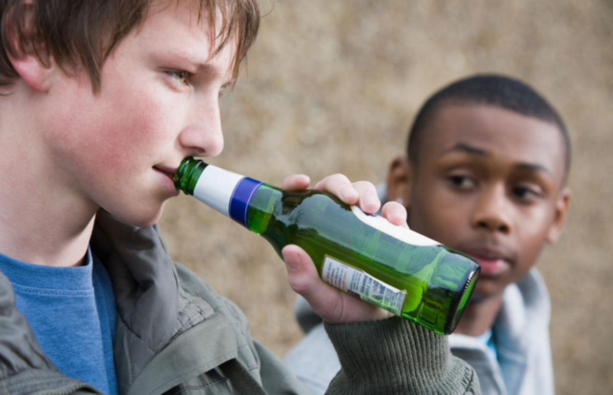 Pití alkoholu od 15-ti? Návrh má projednat vláda.
