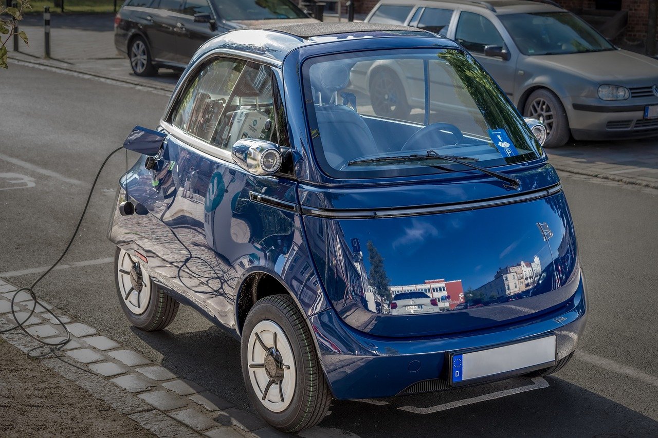 Elektroauta vs. spalováky: Je budoucnost opravdu elektrická?