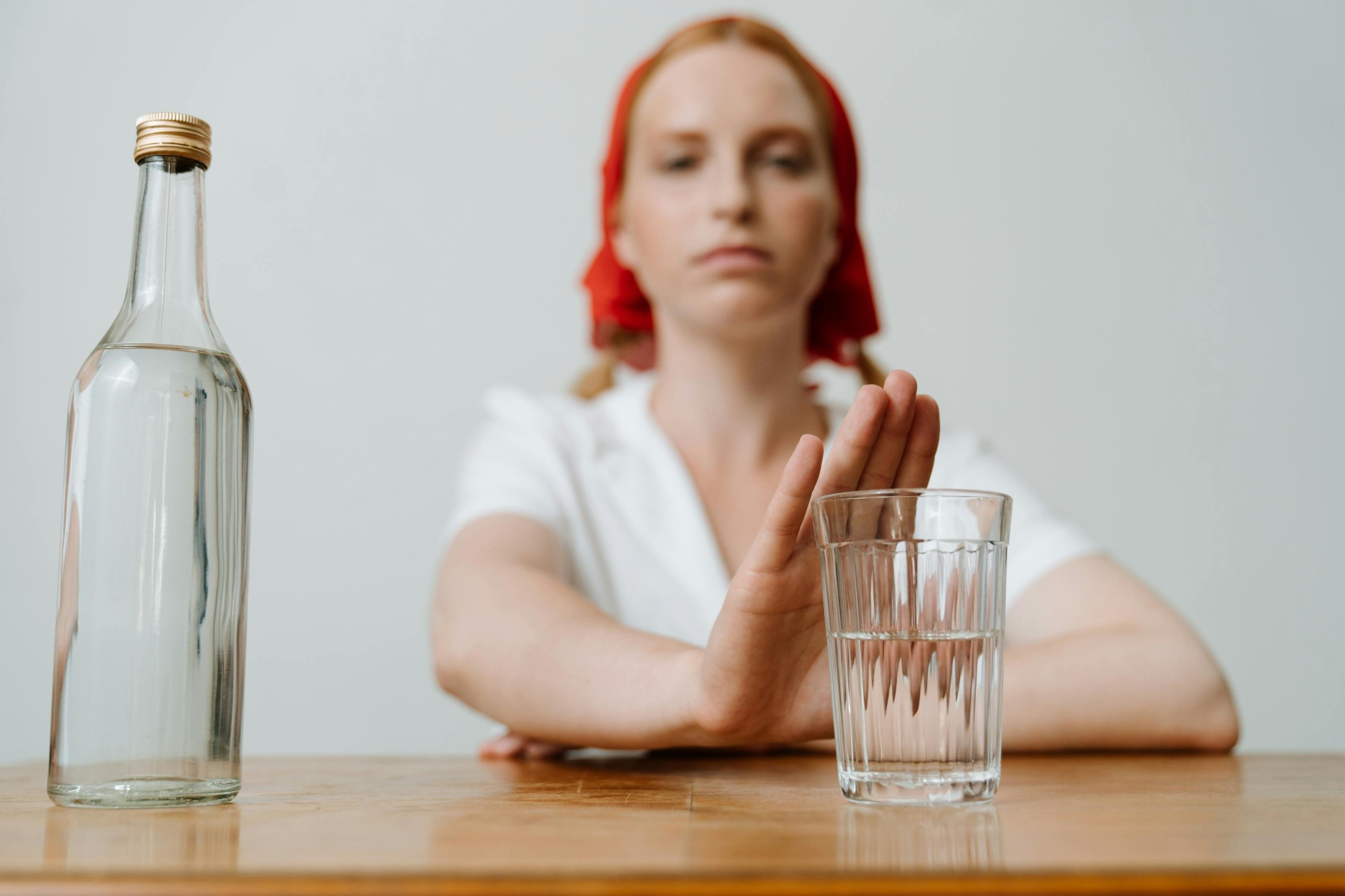 Proč generace Z odmítá alkohol a co to vypovídá o naší budoucnosti?