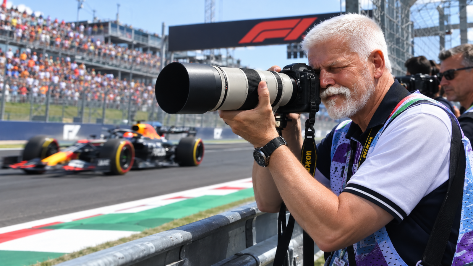 Prezident Pavel se stal hvězdou Formule 1. Zatímco svět mu tleská, tak doma schytává kritiku.